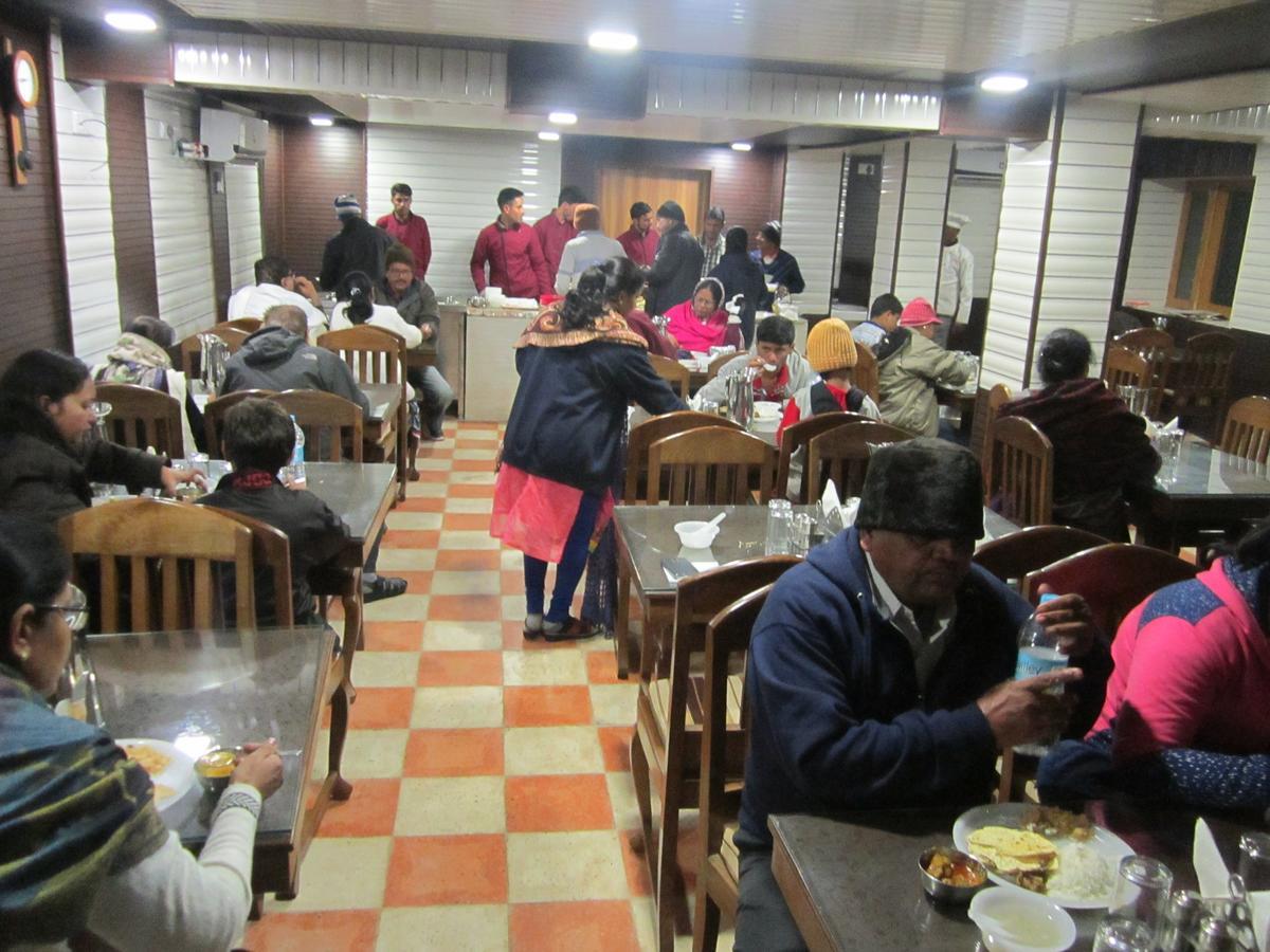 Hotel Akbar Sonāmarg Dış mekan fotoğraf